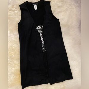 Sleeveless vest